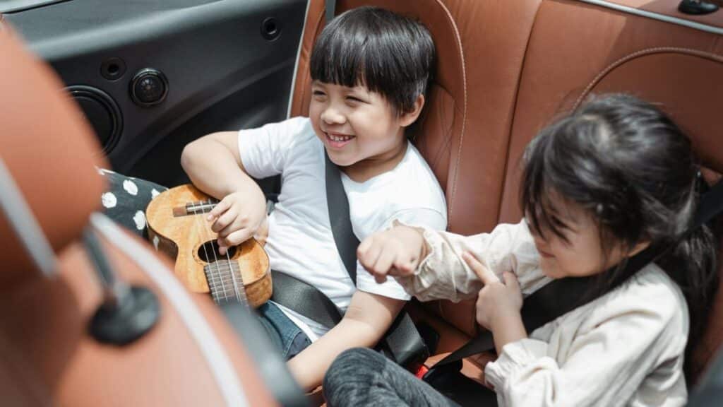 Ca circule sur le web : Voyager en voiture avec ses enfants pour les grandes vacances : Entre astuces et sécurité